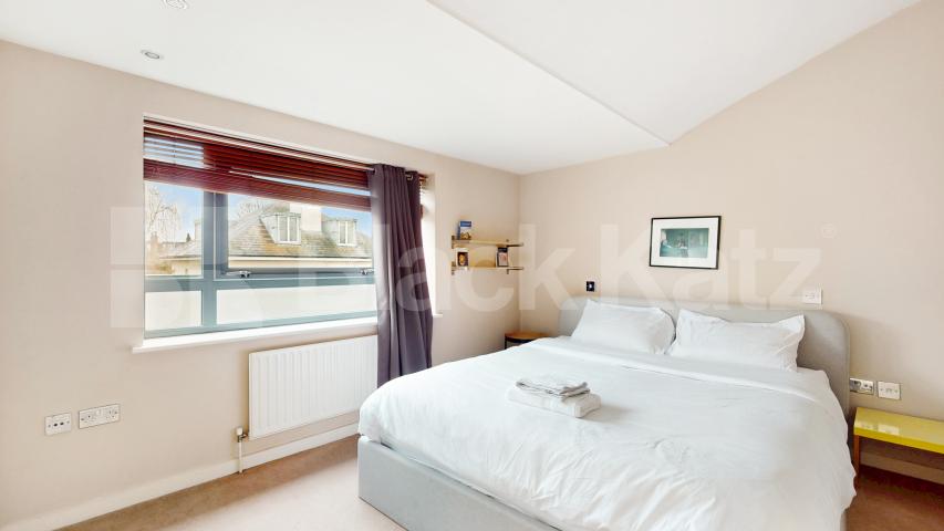 Spacious Two Double Apartment with Roof Terrace on Barnsbury Grove, N7 Barnsbury Grove, Barnsbury